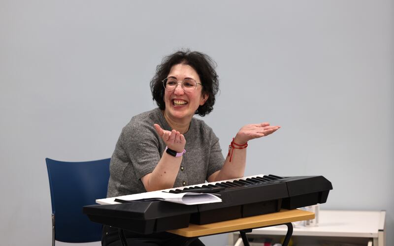 Music therapist Jessica Harris at a Mercer’s Melodies choir practice. Photograph: Dara Mac Dónaill
