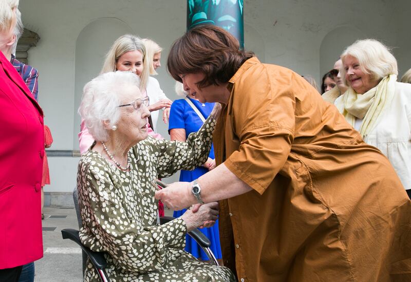 Tras Honan with former mInister Mary Harney at Leinster House in 2022. Photograph: Gareth Chaney/ Collins 