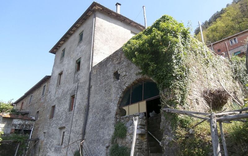 Historic house full of potential in Bagni di Lucca, Tuscany