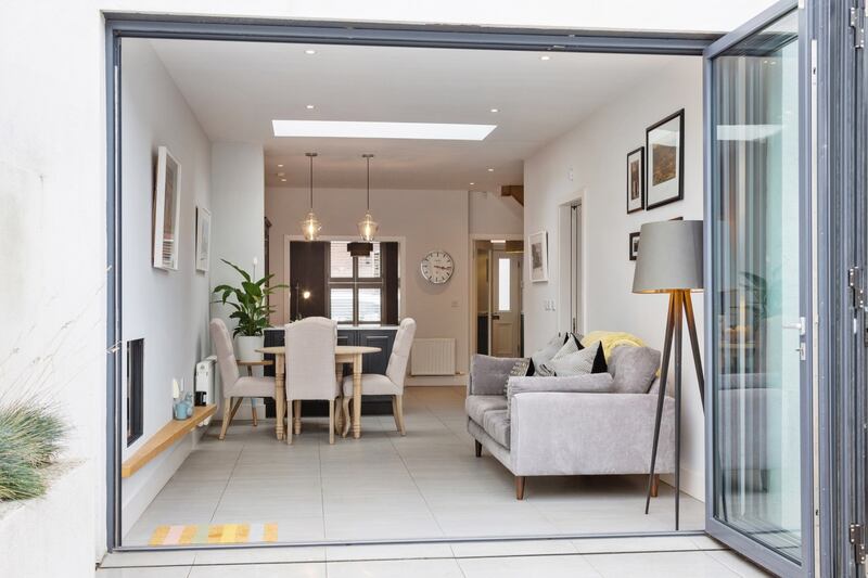 Kitchen/livingroom opening to garden