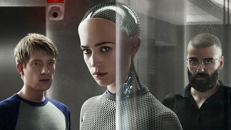 Domhnall Gleeson, Alicia Vikander and Oscar Isaac in Ex Machina (Alex Garland, 2015)