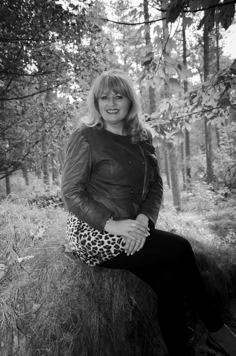 Carmel Harrinbgton: When I watched the show back in the ’90s and ’00s, I could never have dreamt that one day I’d see my name on a Cold Feet book