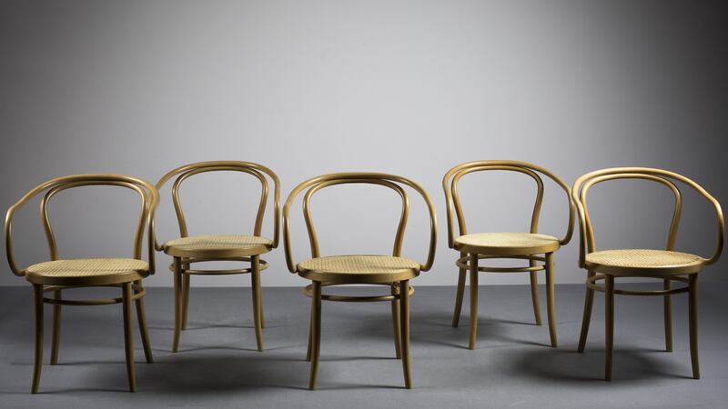 Johnson auction: A set of six Bentwood chairs