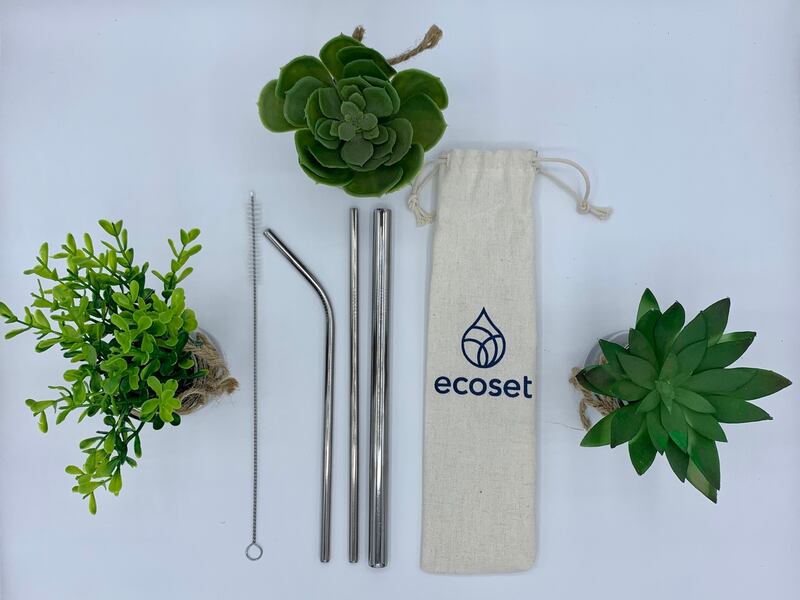 Vin Bouquet set of four straight metal straws & brush, €8.50