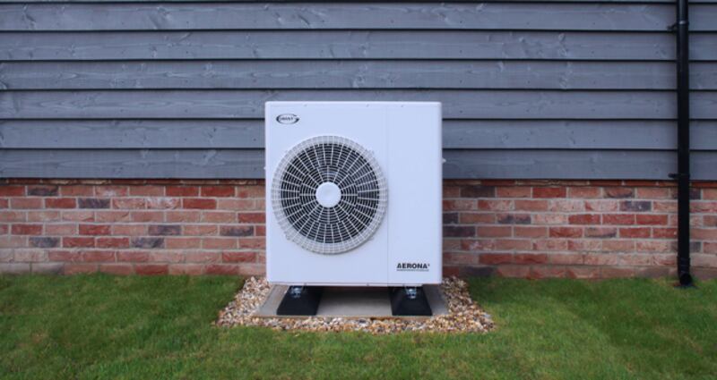 Grant Aerona<sup>3</sup> R32 10kW air to water air source heat pump