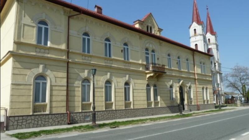Former bank building with 24 rooms in Romania