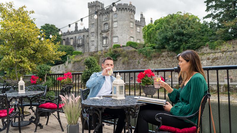 Lunch al fresco at Kilkenny’s Rivercourt Hotel.
