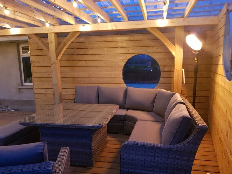 A garden living space by by Cleary and Daughter