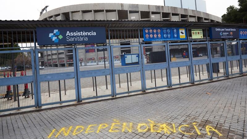 Graffiti reading ‘independence’ appeared in front of the Nou Camp this week. Photo: Alejandro Garcia/EPA