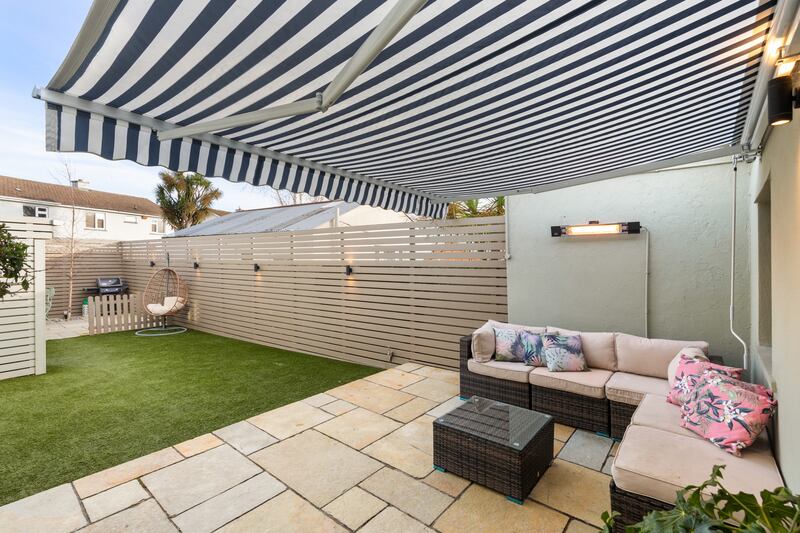 Garden with sandstone patio