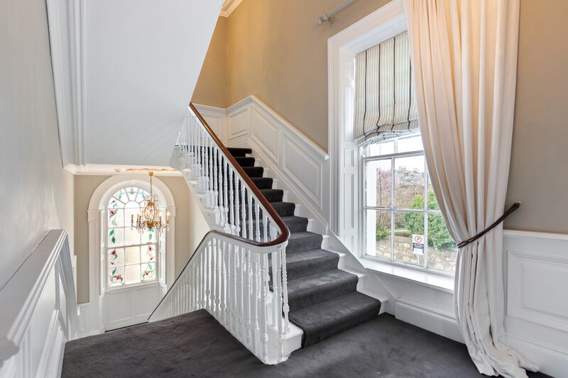 No 1 Longford Terrace: As the house is end of terrace, it allows light in from a side elevation.