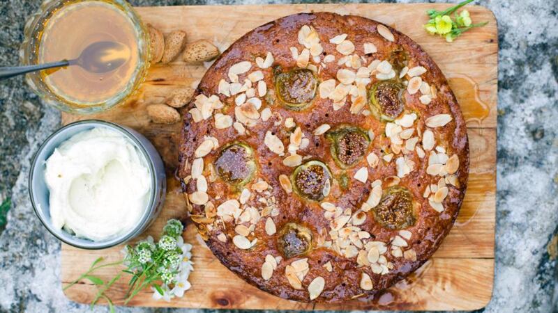 Summer eating: Italian fig, honey and almond cake