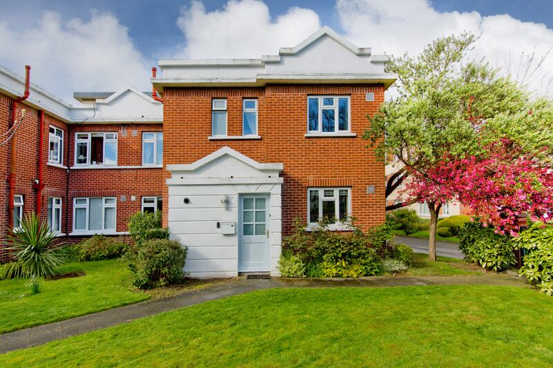 This Ballsbridge apartment is a short stroll from Sandymount Dart Station