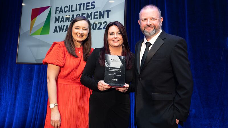 Sinead Leonard, Business Unit Director, CBRE, presents the Facilities Management CSR Initiative of the Year Award to Stephen Connolly & Marguerite McEvoy, Mitie Facilities Management.