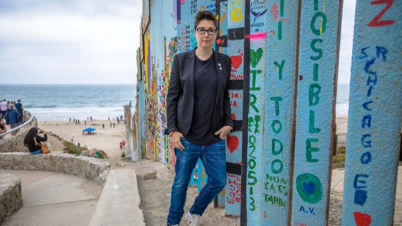 Sue Perkins: Along the US-Mexico Border