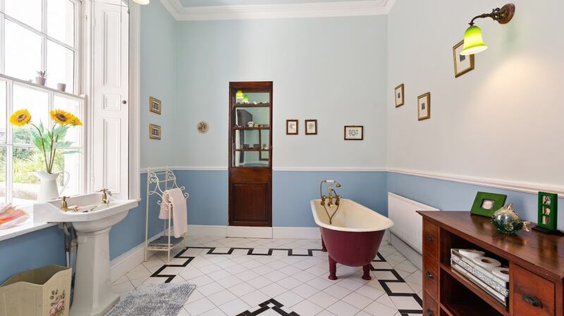 Bathroom in the return with secret door leading to double bedroom