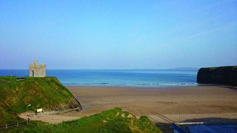 The Blue Flag ‘Ladies Beach’ in Ballybunion. From Great Road Routes by Donnacha Clifford and David Elton, published by The Collins Press, 2017