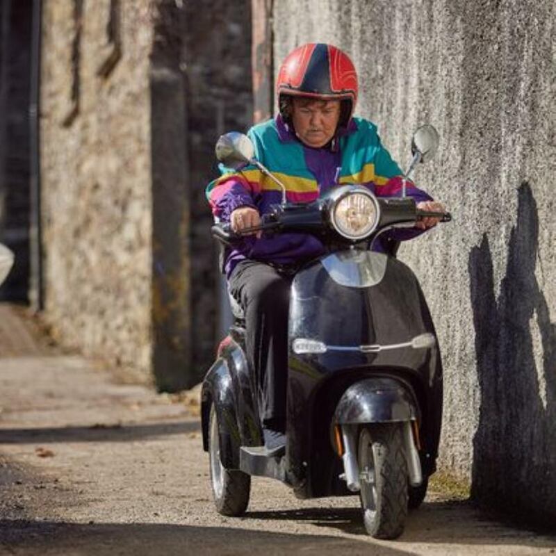 Brenda Fricker as Lizzie Meany