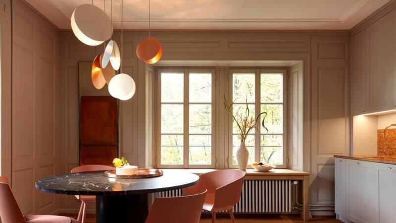 Cluster of E15’s North pendants