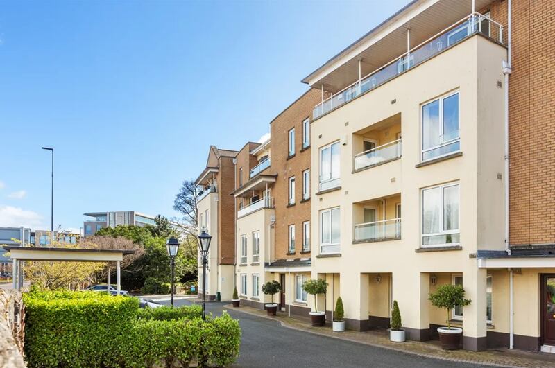 Lisalea, Frascati Park, features a south-facing residents’ roof terrace