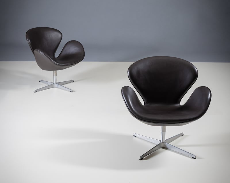 Wwan Chairs by Arne Jacobsen (€1,500-€2,000)