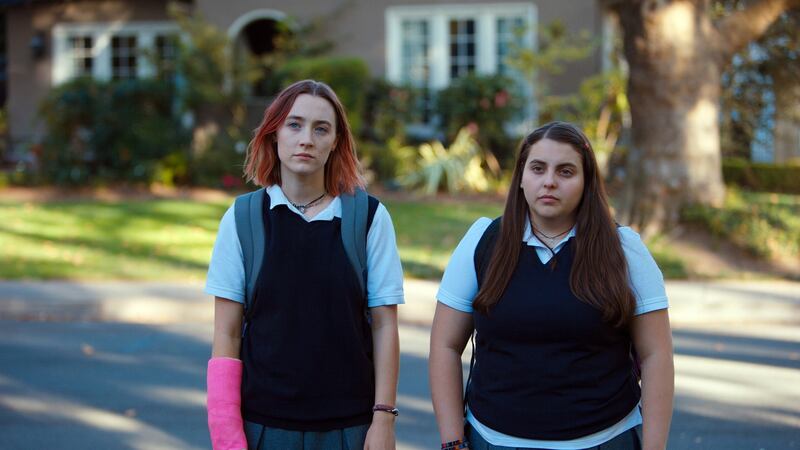 Saoirse Ronan and Beanie Feldstein in Lady Bird