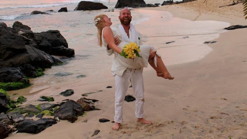 Niamh Fox and Sam Gleeson got married on a beach in Sri Lanka