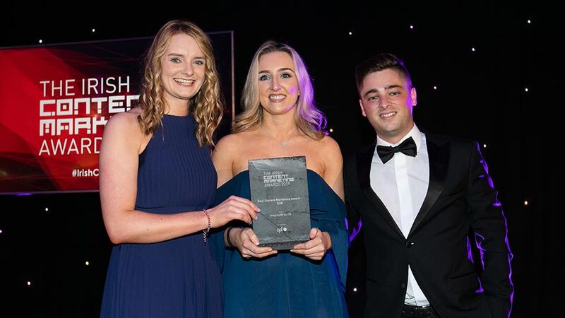 Louise Meehan, Marketing Executive, Cpl presents the Best Content Marketing Award - B2B to Jennifer Connolly, Integrity360 & Bryan Arnott, 256.