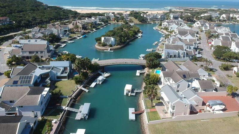 Lady Hamilton Island is situated between two tidal canals within walking distance to the beach.