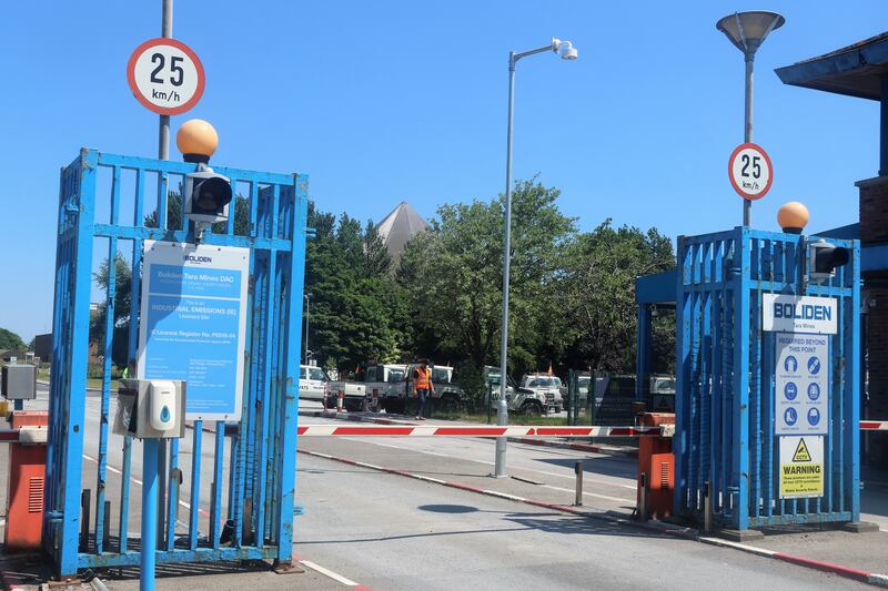 Tara Mines, owned by Swedish company Boliden, will temporarily close in four weeks time because of a fall in the price of zinc and a rise in energy prices