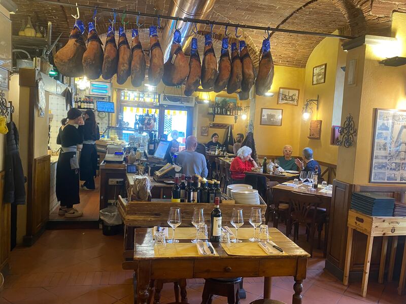 Ristoro di Cambi, in the San Frediano district, is known for its bistecca alla Fiorentina