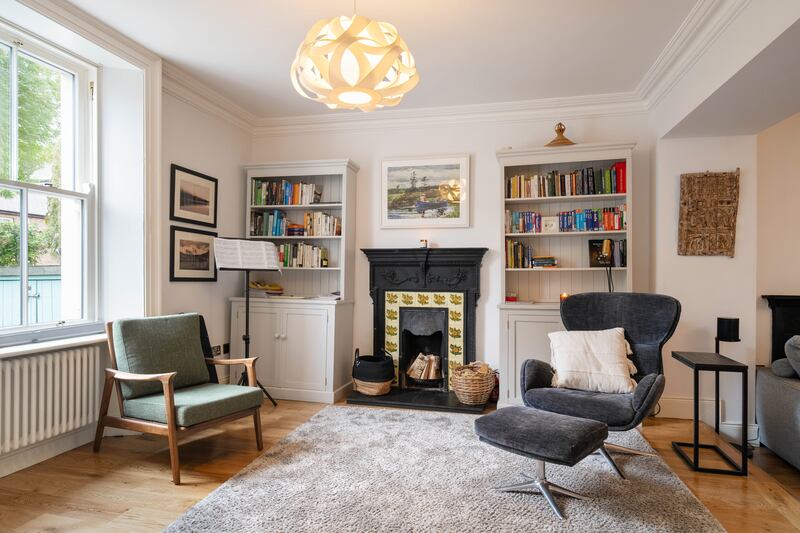 Formal room to the front