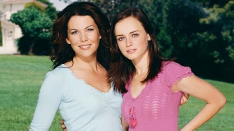 Lauren Graham and Alexis Bledel as mother and daughter Lorelai and Rory Gilmore.