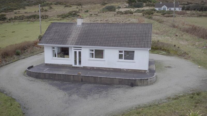 By the late 1980s, planning issues sparked outrage from the architectural establishment and broadsheet press, much of which centred on how these new homes were harmful to the environment and “inauthentic” to the land.