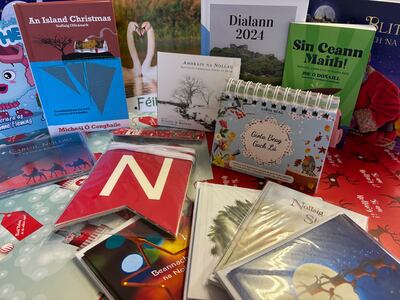 Tá rogha leathan earraí ar fáil ar líne agus tríd an phost ó An Siopa Gaeilge.