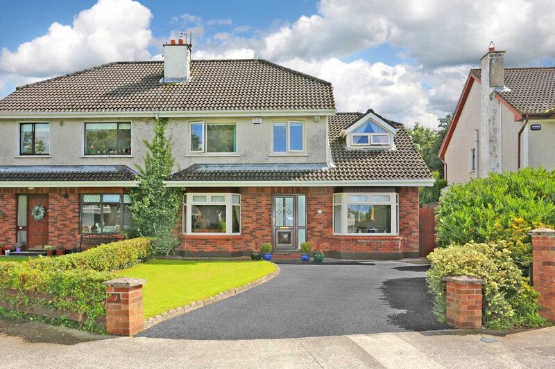 The property consists of two reception rooms to the front of the ground floor with a generous open-plan kitchen/living/diningroom to the rear