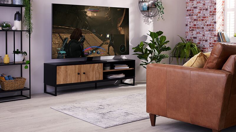 Samsung 65” Q80 Smart TV: €1299 / Save €800