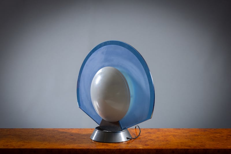 A Tikal 1555 swivel lamp by Italian designer and architect Pier Giuseppe Ramella (€400-€600) 