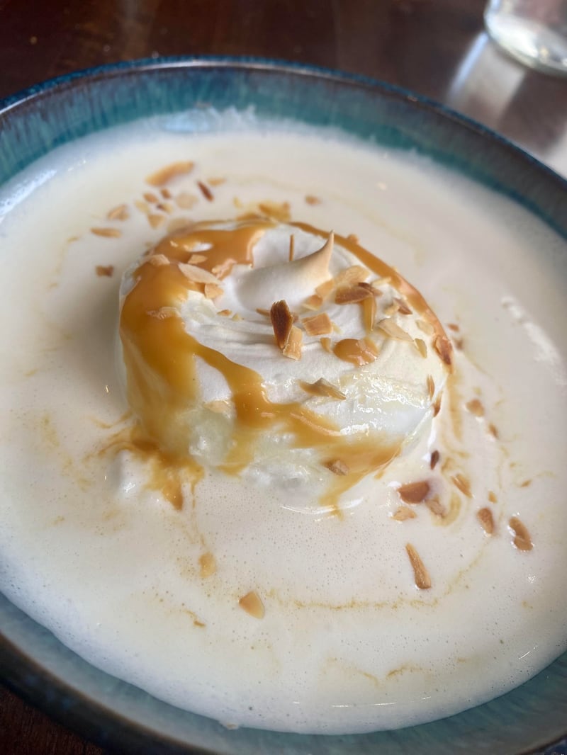 Who can say no to îles flottantes at Le Mouffetard?