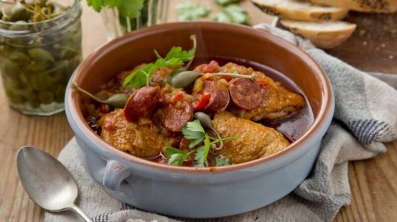Slow cooker classic: chicken thighs with chorizo