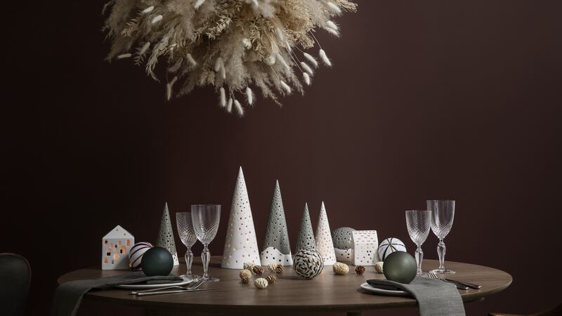 The Blue Door’s dried grasses table design