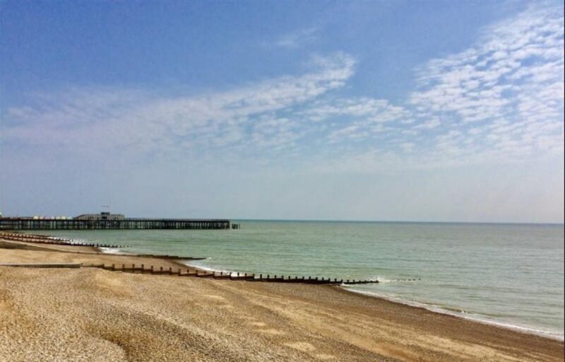 England: two-bedroom apartment with views of the English Channel