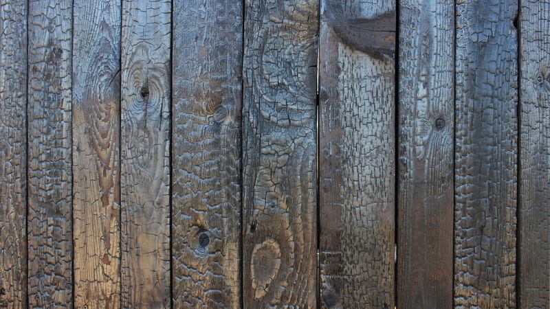 The wood for the chapel was charred using the traditional Japanese technique called shou-sugi-ban