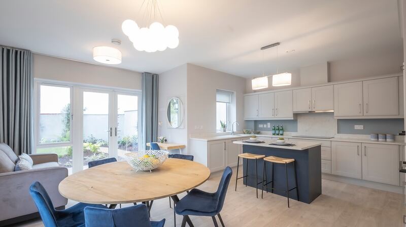 Kitchen and dining area in  four-bed end-terrace house style.