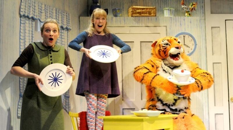 Judith Kerr’s 1968 classic The Tiger Who Came to Tea is brought to life with retro vim in a musical adaptation by David Wood, as a mysterious tiger arrives at a young girl’s front door and eats his way through every item in her fridge