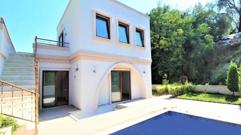 Villa with a swimming pool and views of the Mediterranean in Alanya, Turkey