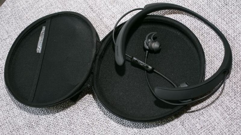 Bose QuietComfort 30 .