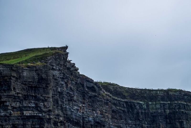 3.03pm,  August 3rd:  a busy evening on the cliffs with walkers and camera enthusiasts