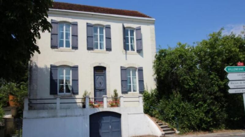 Castillonnès: this house comes with a west-facing garden and above-ground pool