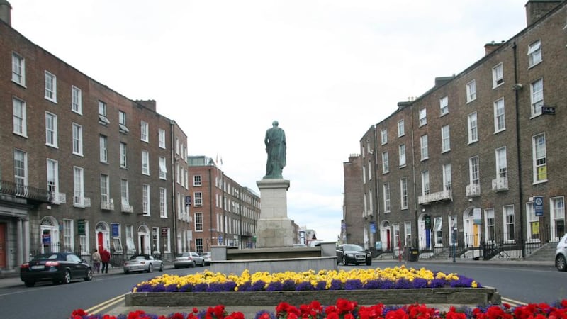 Elizabeth Hatz (left) with Dan Cruickshank during his visit to Limerick